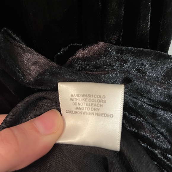 NWOT ModCloth “Splendorous Spree” Velvet Velour Pleated Black Dress XS - Picture 6 of 6